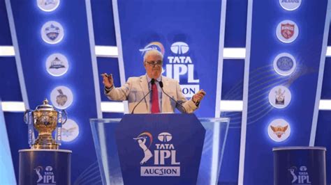 time of ipl auction